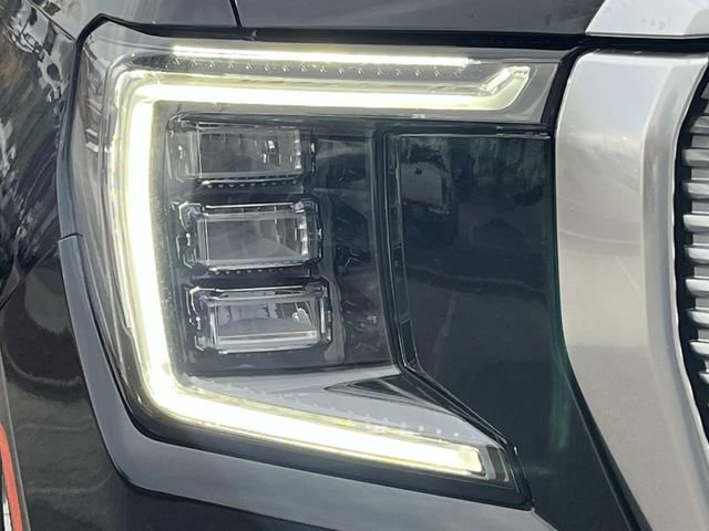 Used 2021 GMC Yukon Denali w/ Denali Premium Package image 9