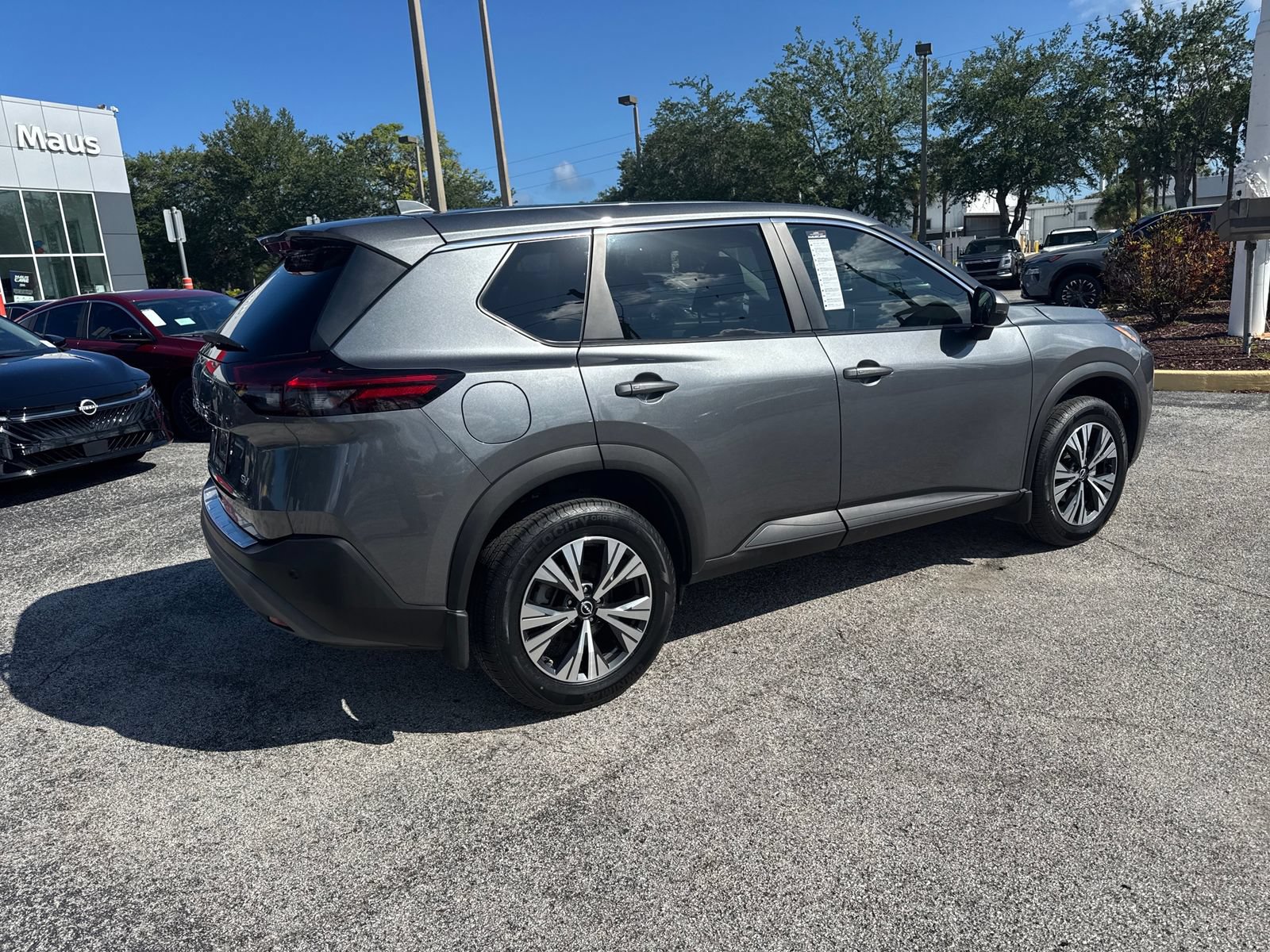 Certified 2022 Nissan Rogue SV FWD image 9