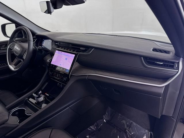 Used 2025 Jeep Grand Cherokee Limited w/ Luxury Tech Group II image 30