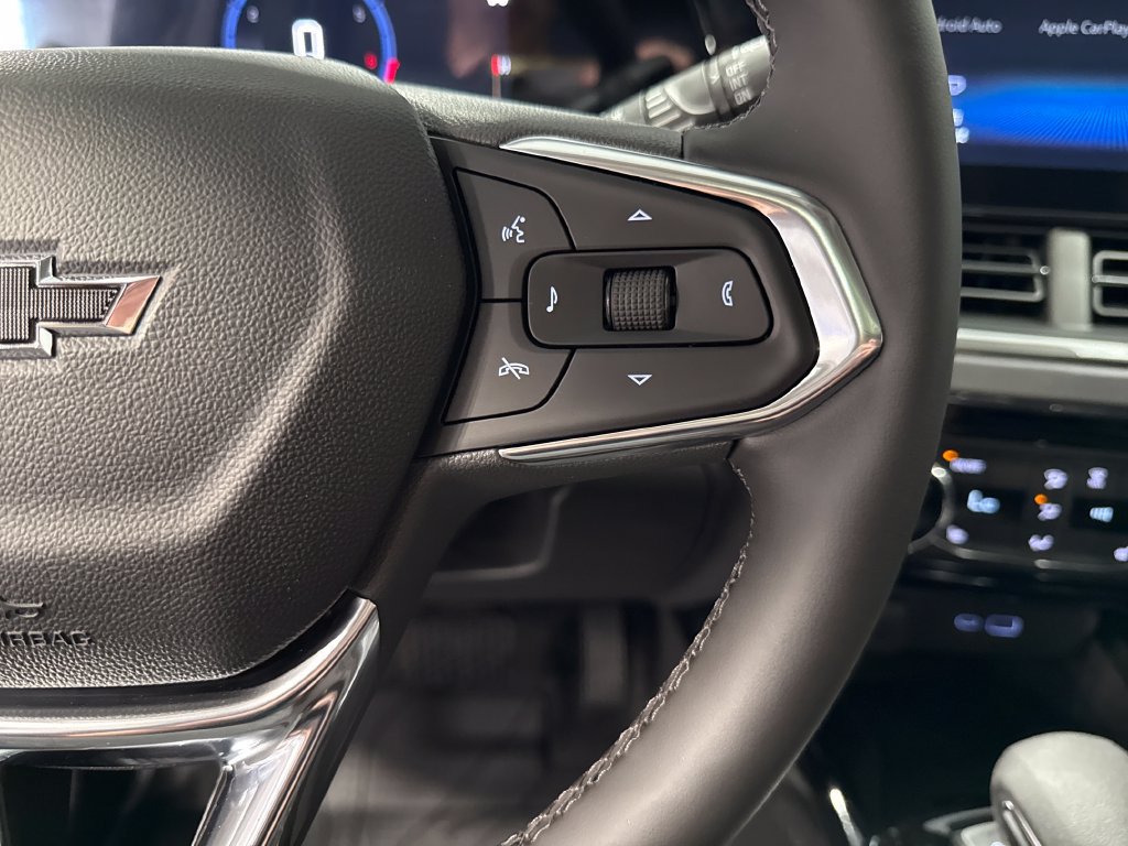 New 2026 Chevrolet Trax ACTIV w/ Sunroof Package FWD image 5