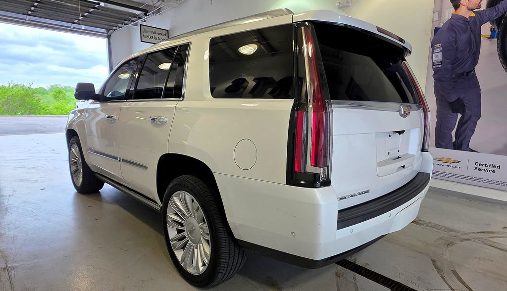 Used 2019 Cadillac Escalade Platinum AWD/4WD image 10