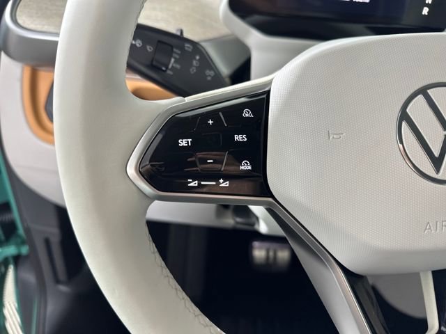 Used 2025 Volkswagen ID. Buzz 1st Edition image 15