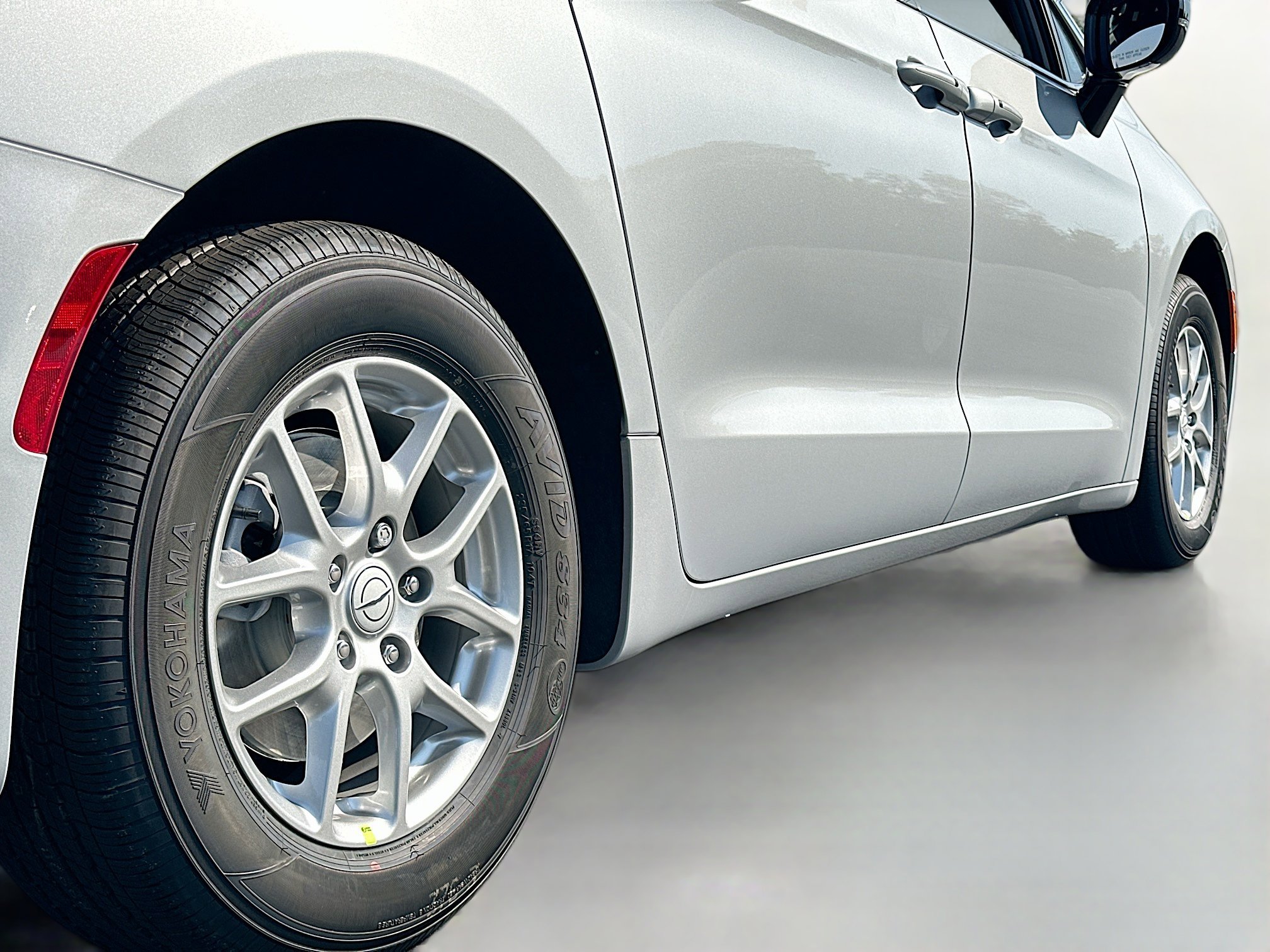 New 2026 Chrysler Pacifica Select image 14