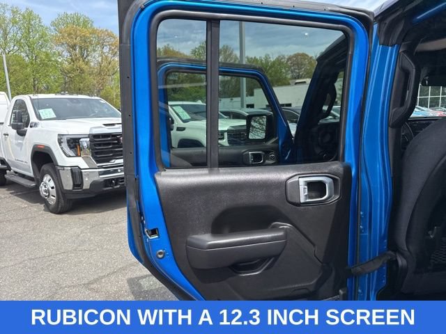 Used 2024 Jeep Gladiator Rubicon w/ Convenience Group AWD/4WD image 39