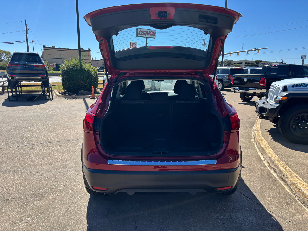 Used 2017 Nissan Rogue Sport SV w/ SV All-Weather Package image 6