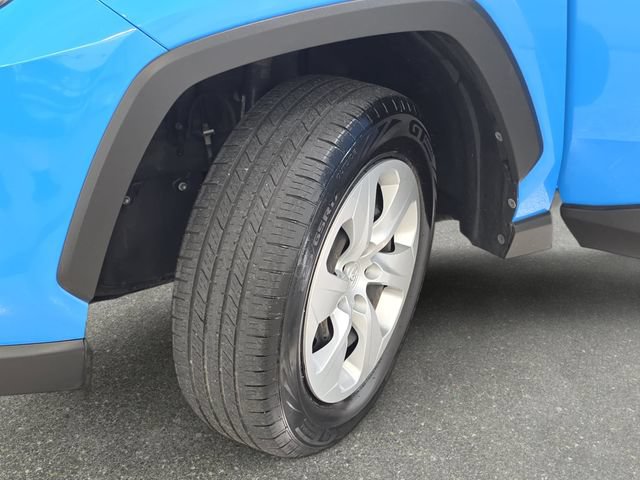 Used 2019 Toyota RAV4 LE w/ All Weather Liner Package AWD/4WD image 28