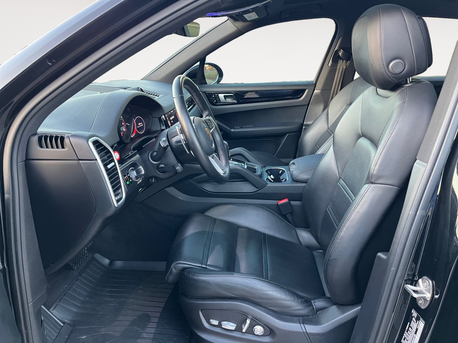 Used 2021 Porsche Cayenne image 11