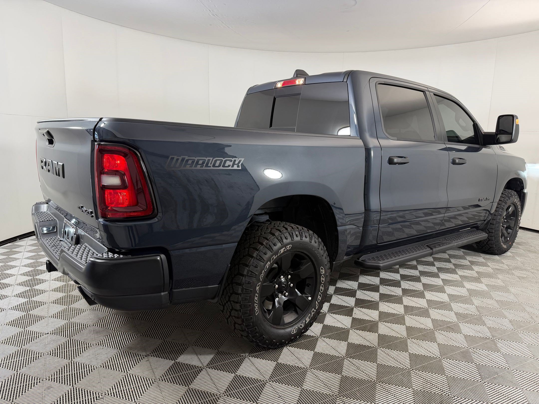 Used 2026 RAM 1500 Warlock AWD/4WD image 9