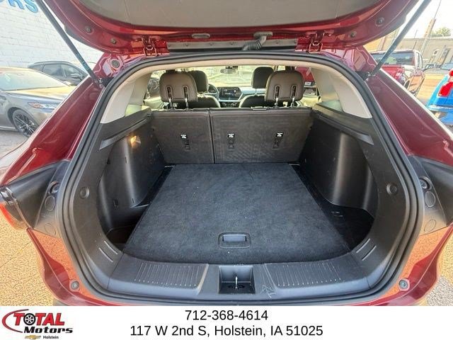 Used 2024 Chevrolet Trax LT FWD image 11