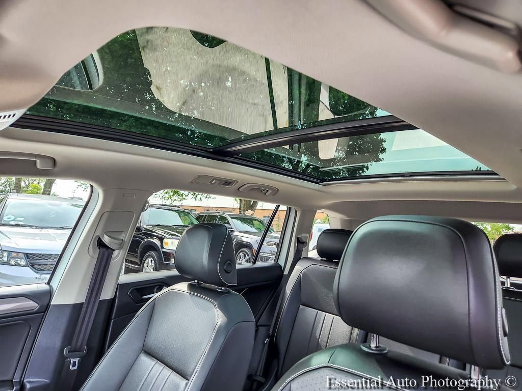 Used 2023 Volkswagen Tiguan SE w/ Panoramic Sunroof Package AWD/4WD image 10