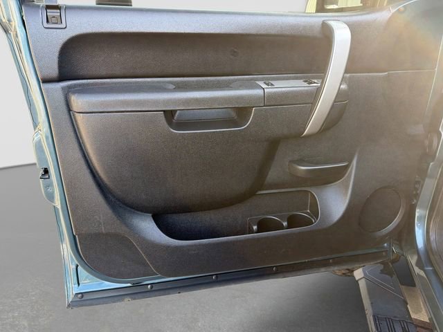 Used 2011 Chevrolet Silverado 2500 LT w/ Interior Plus Package AWD/4WD image 12