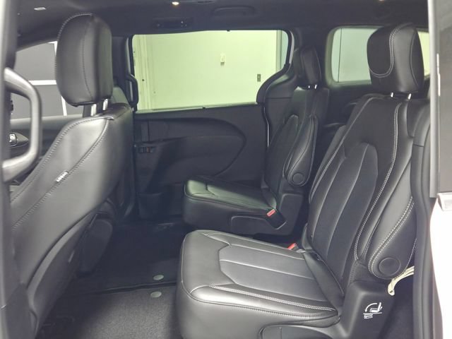 New 2027 Chrysler Pacifica Select w/ Family Tech Group FWD image 6