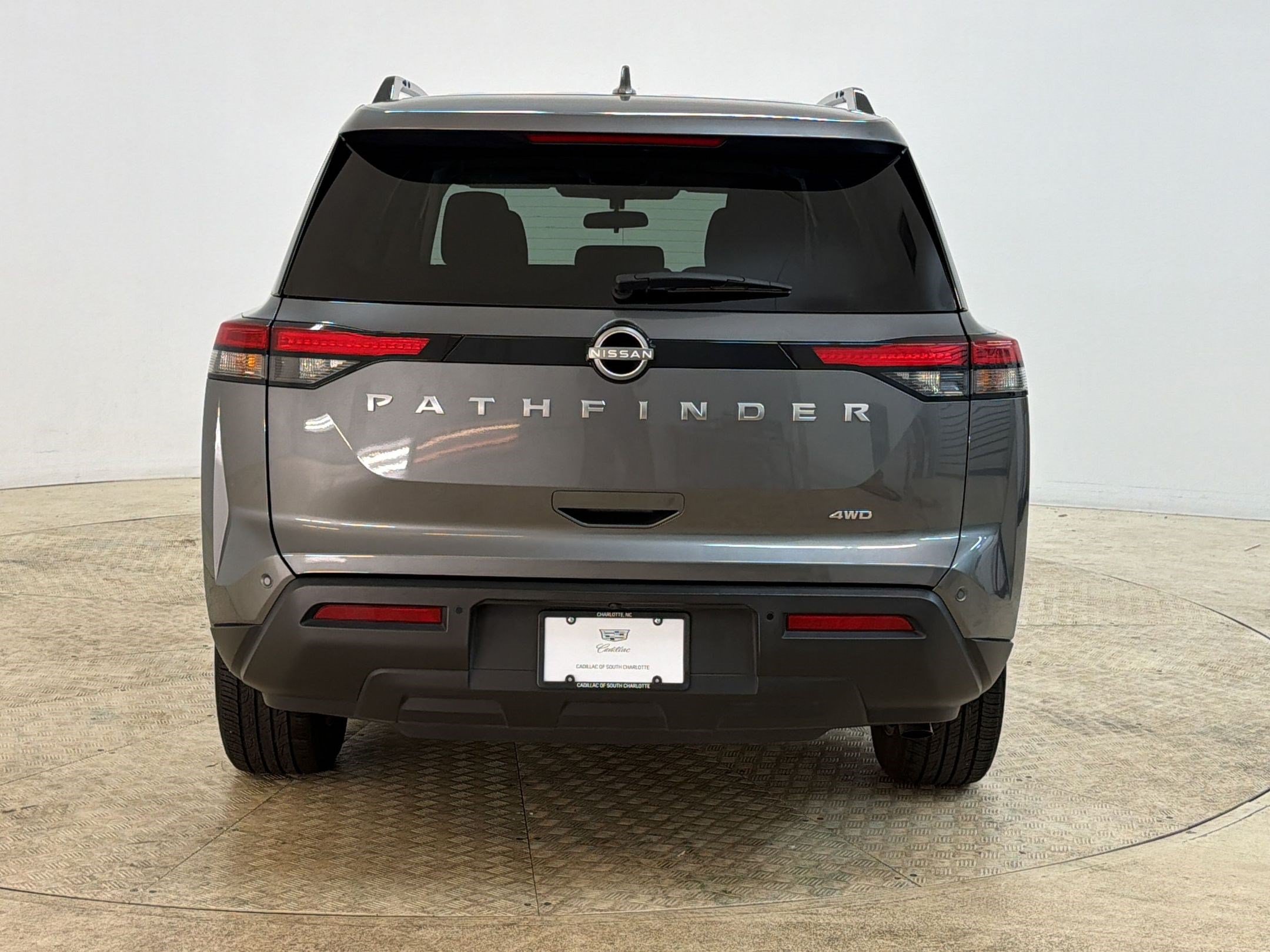Used 2025 Nissan Pathfinder SV AWD/4WD image 10