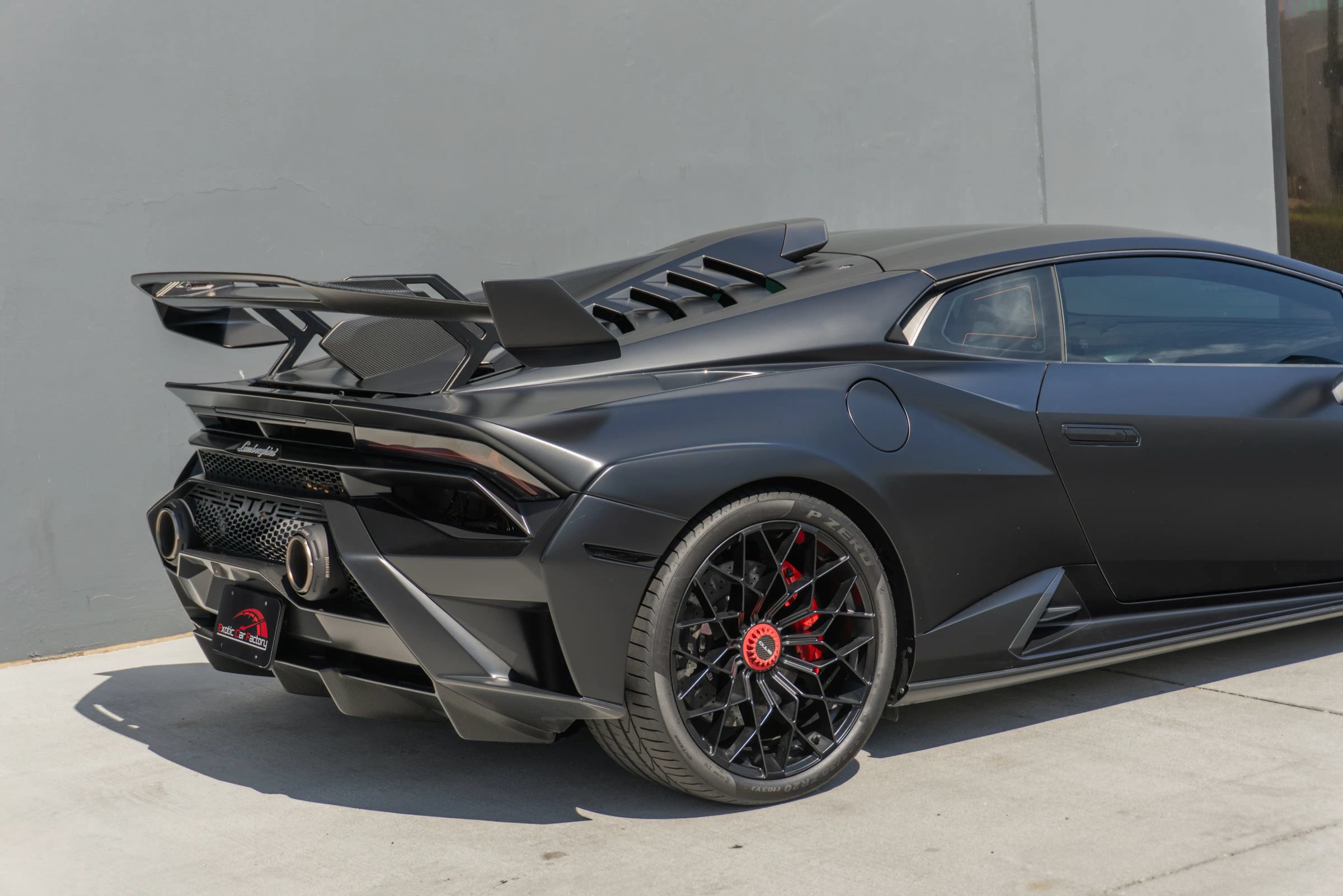 Used 2021 Lamborghini Huracan STO RWD image 37