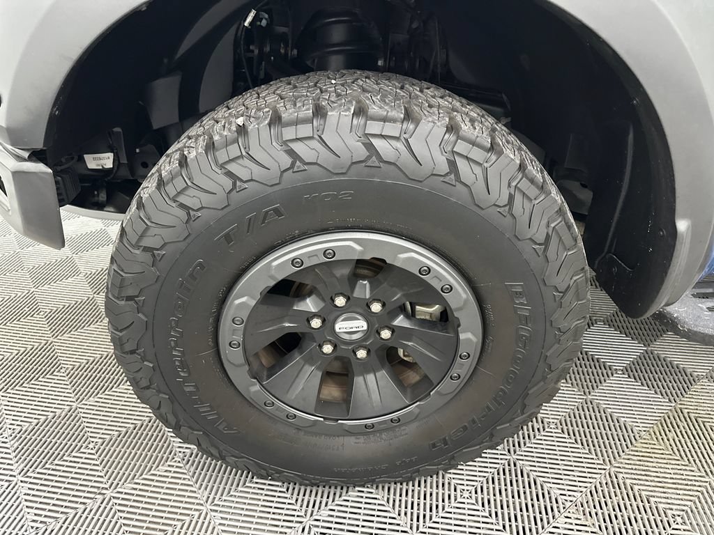 Used 2019 Ford F150 Raptor w/ Equipment Group 802A Luxury AWD/4WD image 13