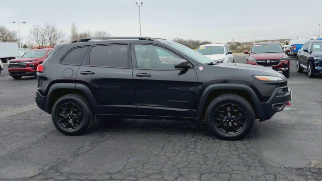 Used 2015 Jeep Cherokee Trailhawk w/ Leather Interior Group image 2