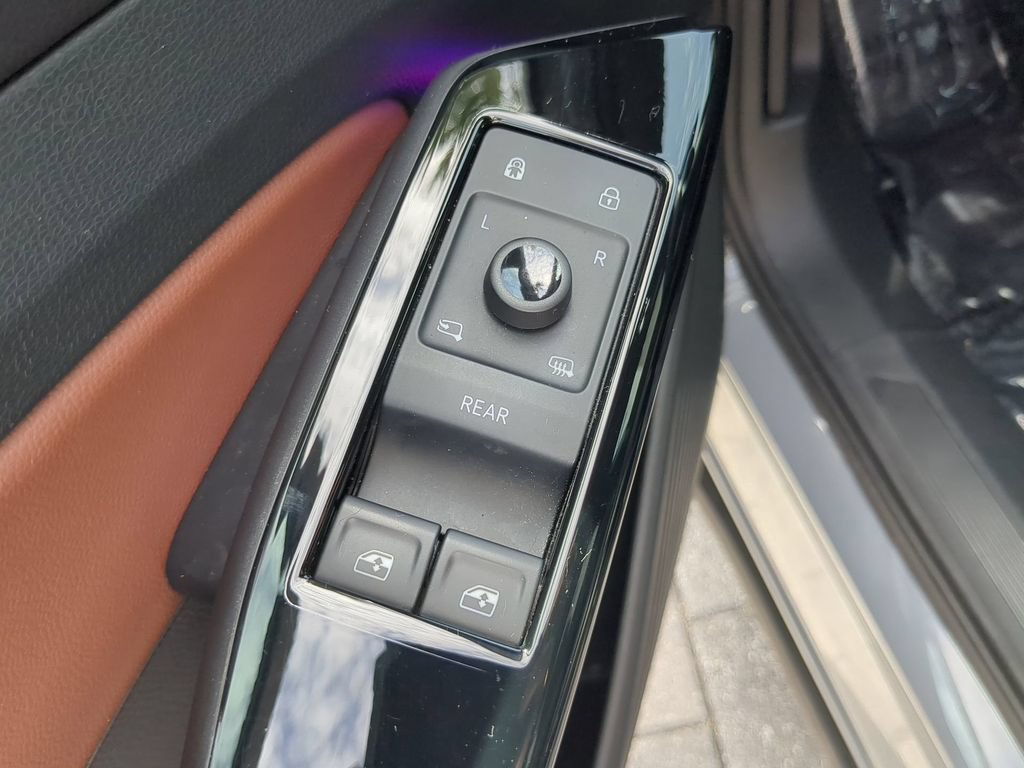 Certified 2022 Volkswagen ID.4 Pro S w/ Gradient Package RWD image 20