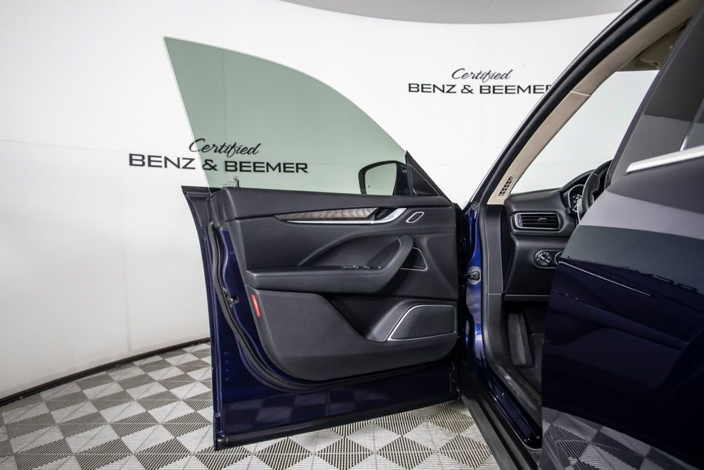 Used 2017 Maserati Levante S image 21