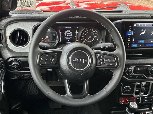 Used 2025 Jeep Gladiator Sport AWD/4WD image 7