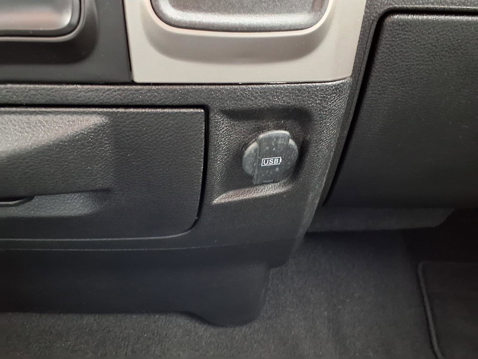 Used 2019 RAM 1500 Classic SLT RWD image 10