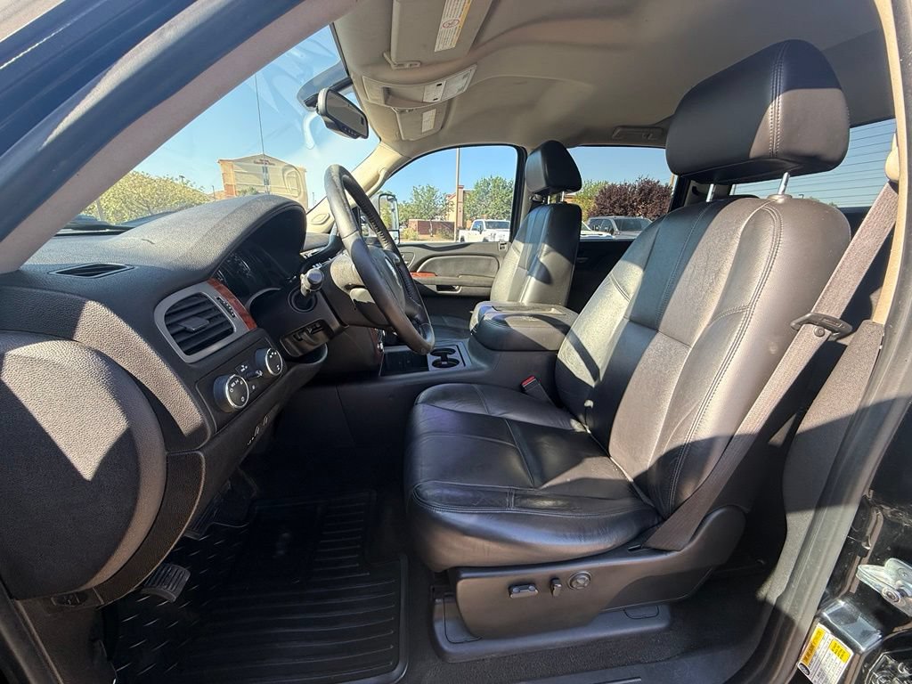 Used 2008 Chevrolet Silverado 3500 LTZ AWD/4WD image 10