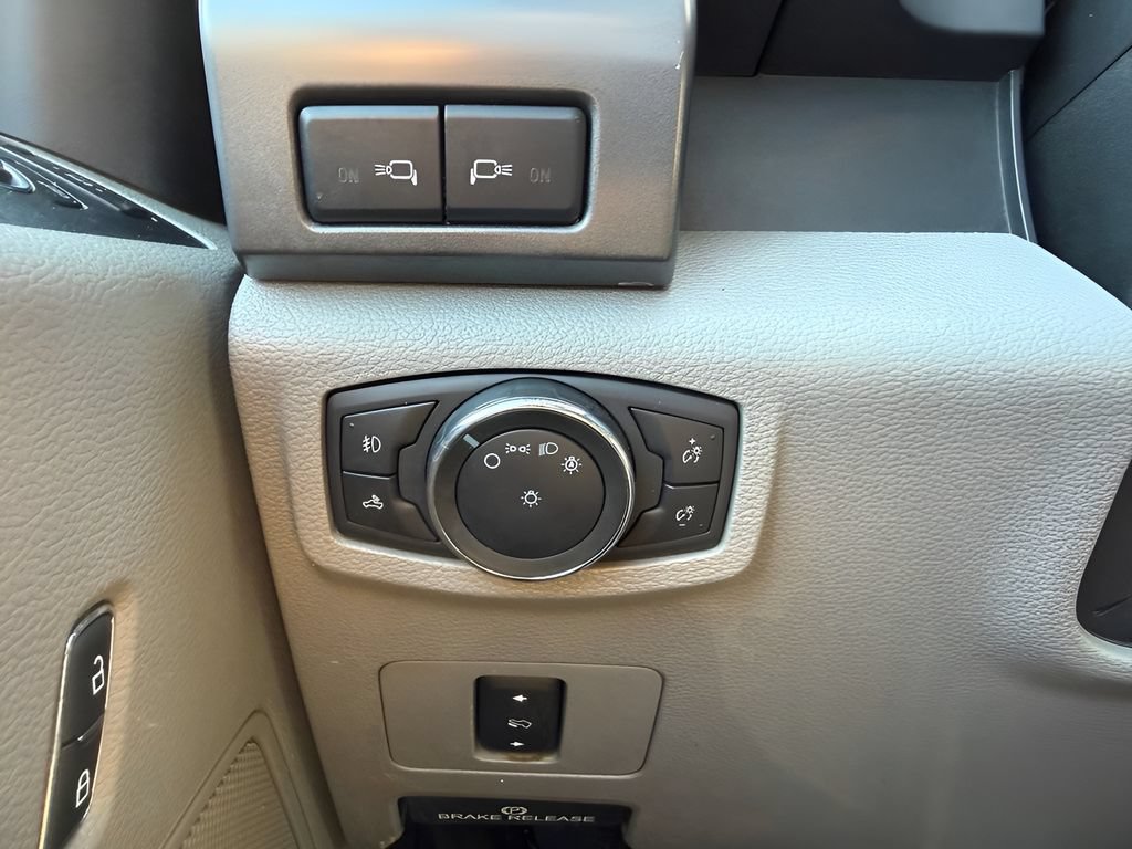 Used 2021 Ford F250 XLT w/ XLT Premium Package AWD/4WD image 32