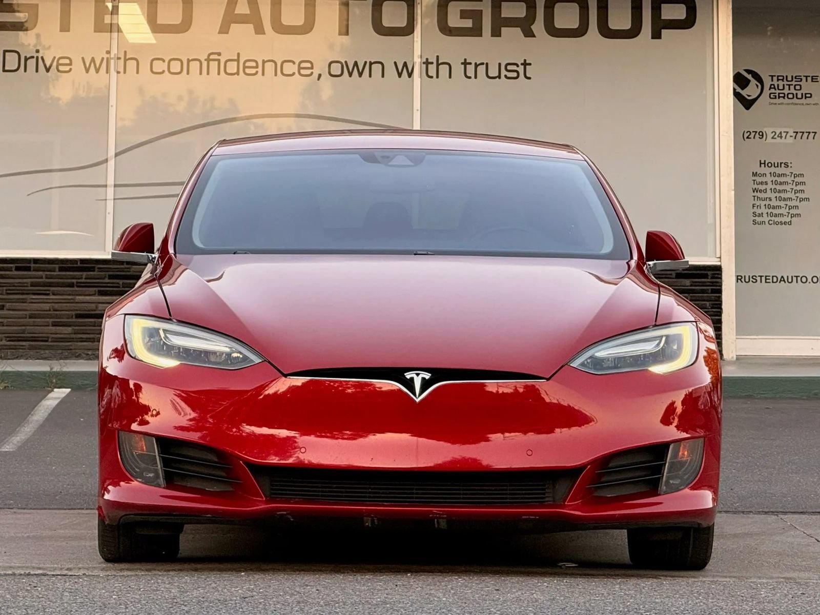 Used 2016 Tesla Model S 70 RWD image 3