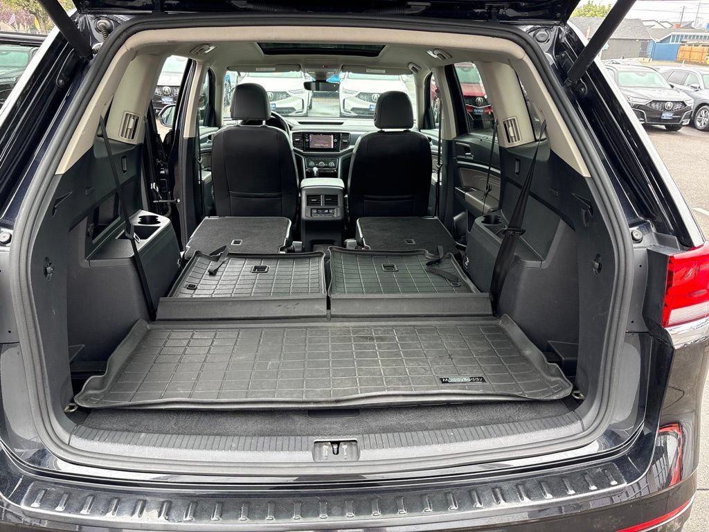 Used 2022 Volkswagen Atlas SEL R-Line AWD/4WD image 32