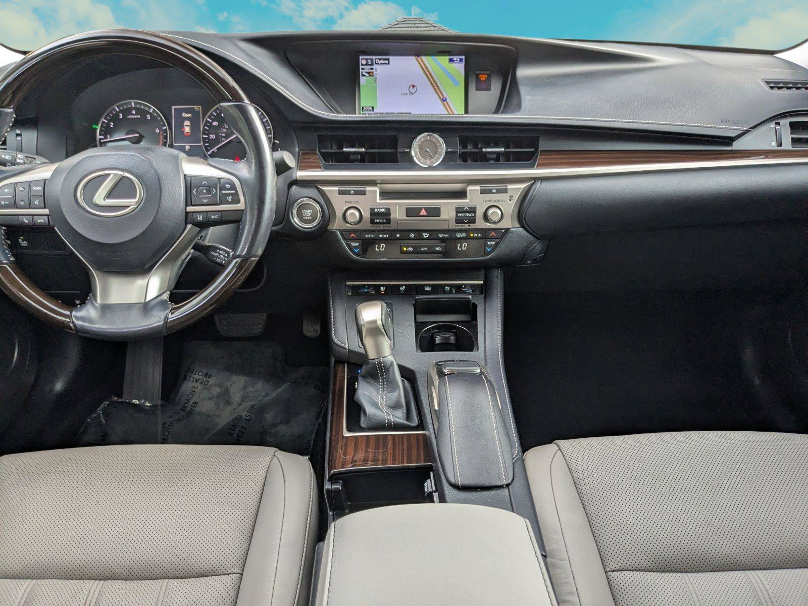Used 2016 Lexus ES 350 w/ Luxury Package w/Wood Trim FWD image 20