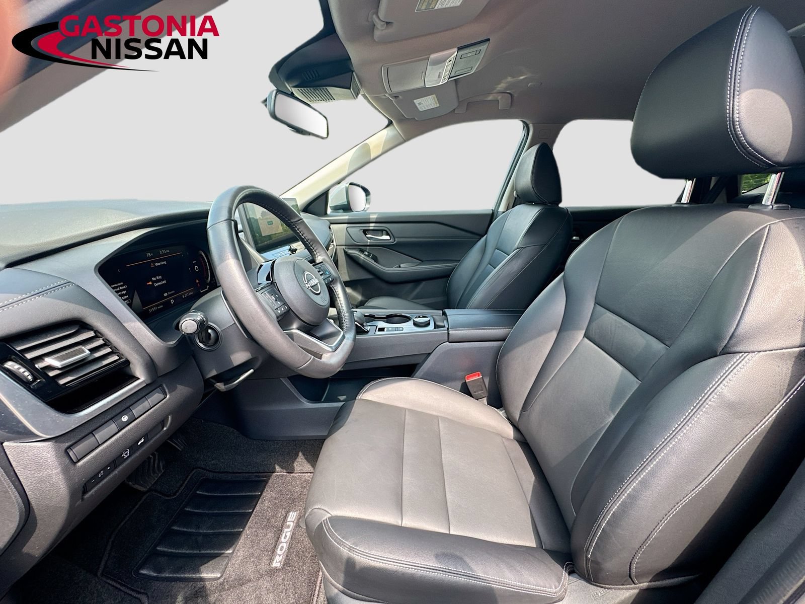 Used 2024 Nissan Rogue SL AWD/4WD image 29