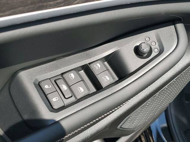 New 2026 Jeep Grand Cherokee Limited AWD/4WD image 17