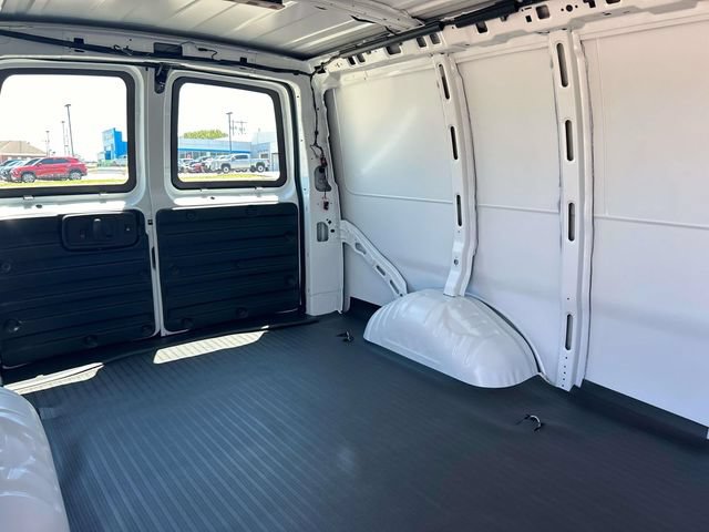 New 2026 GMC Savana 2500 w/ Driver Convenience Package RWD image 15