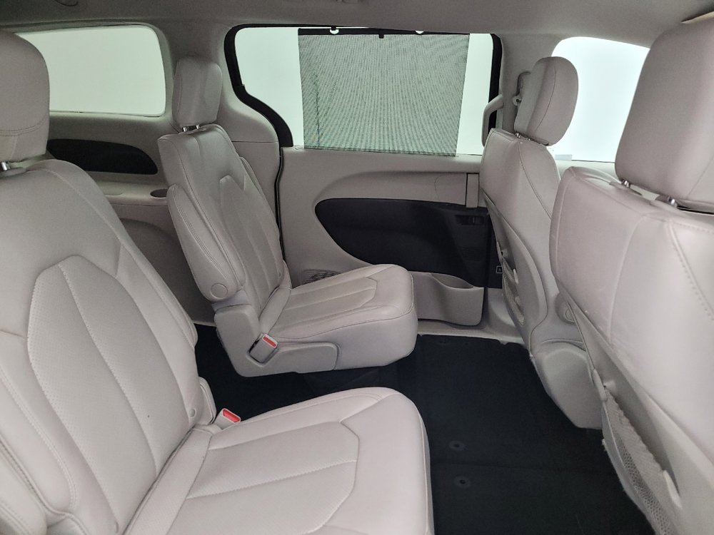 Used 2021 Chrysler Voyager Lxi FWD image 19