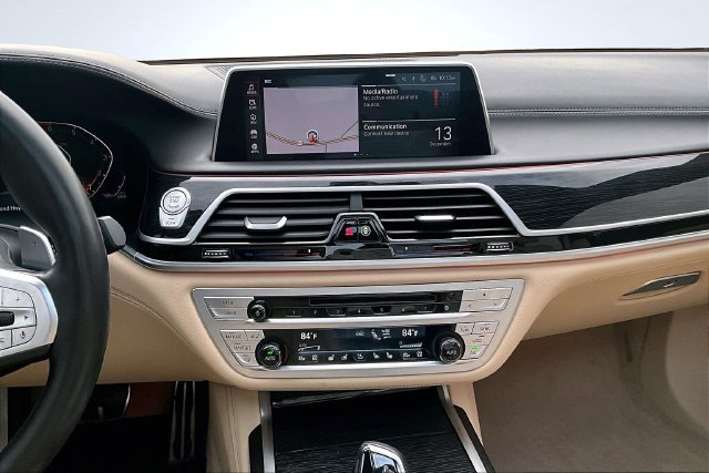 Used 2020 BMW 750i xDrive w/ Executive Package AWD/4WD image 9