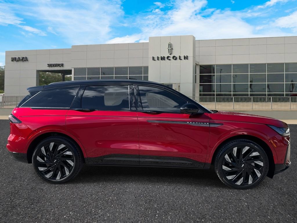 Certified 2024 Lincoln Nautilus Reserve w/ Equipment Group 203A image 2