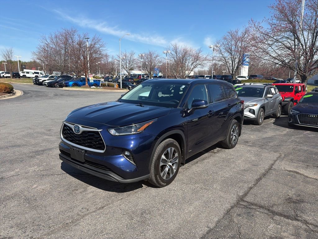 Used 2021 Toyota Highlander XLE