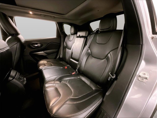 Used 2021 Jeep Cherokee Limited AWD/4WD image 26
