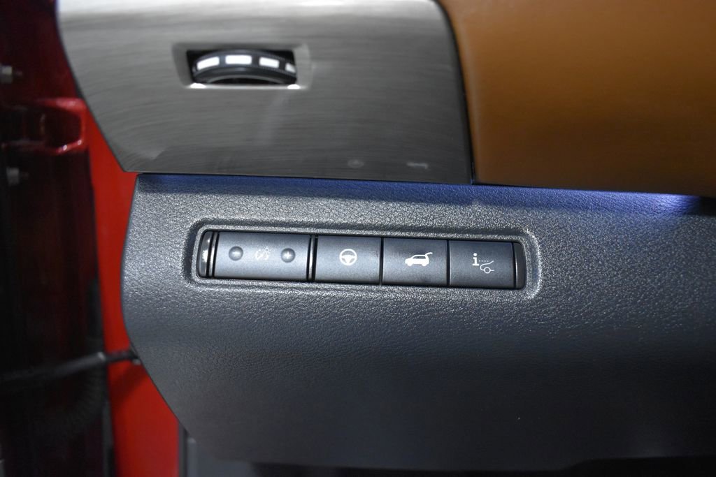 Used 2023 Nissan Pathfinder Platinum image 19
