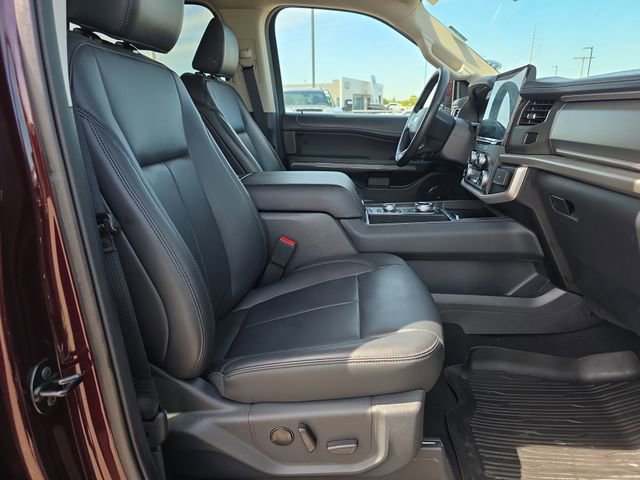 Used 2023 Ford Expedition XLT image 17