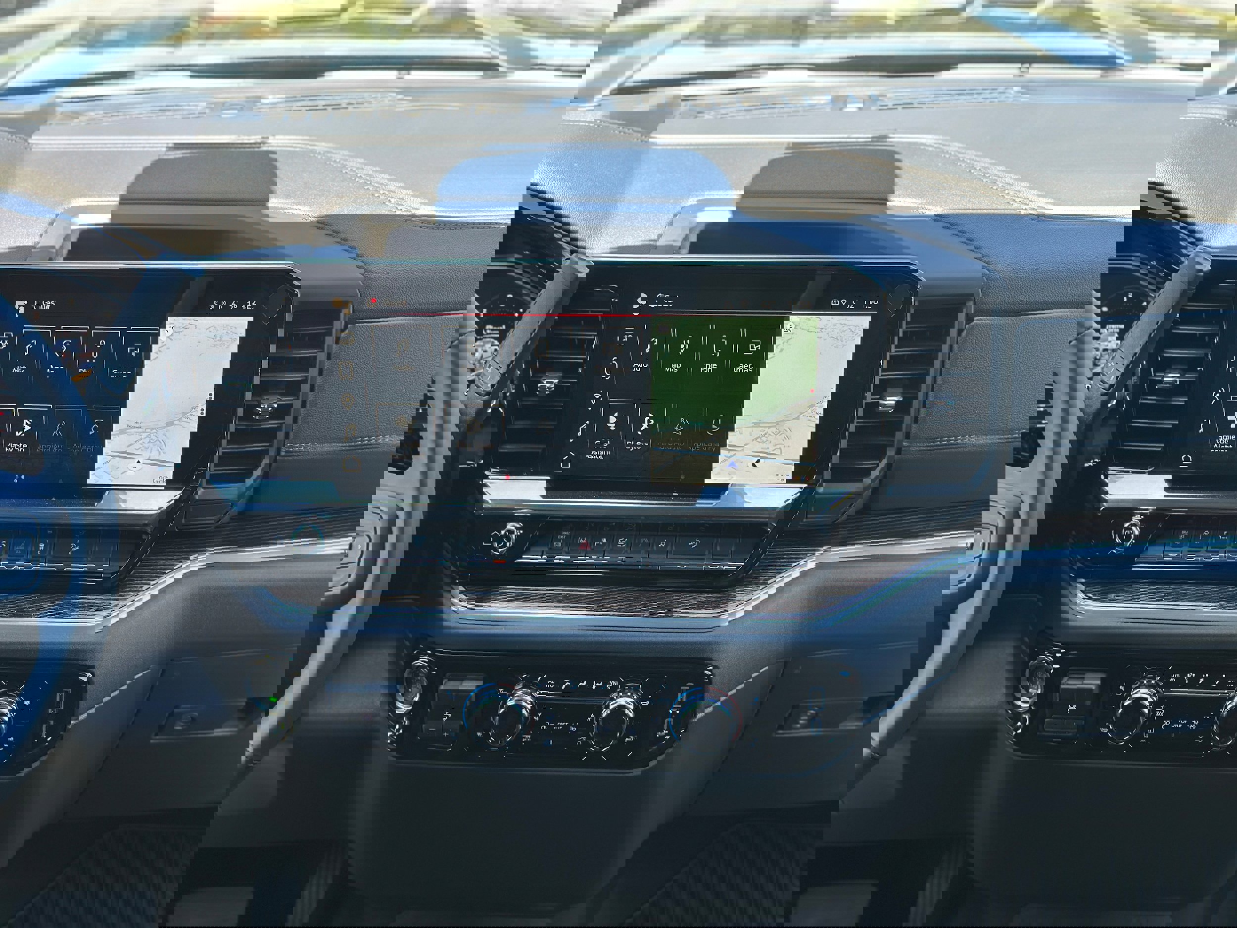 New 2025 GMC Sierra 2500 SLE w/ SLE Value Package; image 17