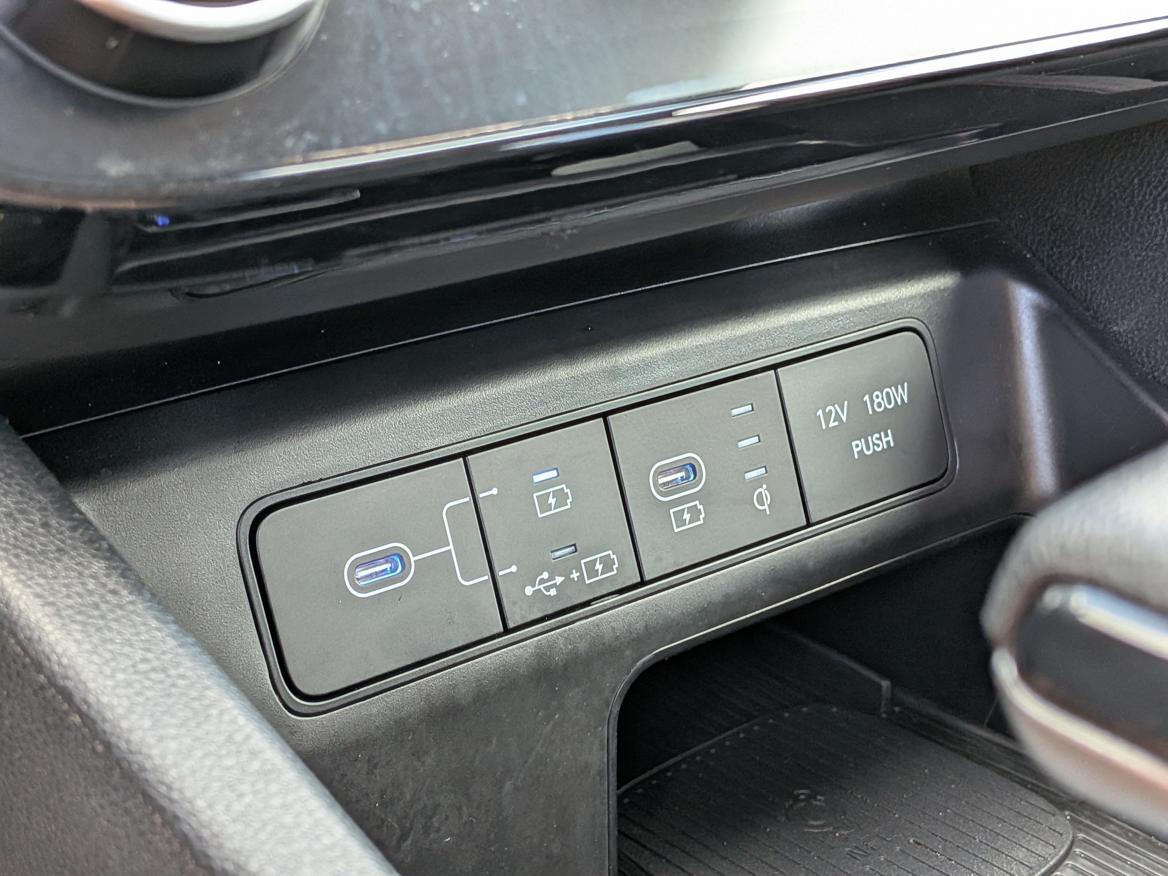 Used 2025 Hyundai Tucson SEL FWD image 32