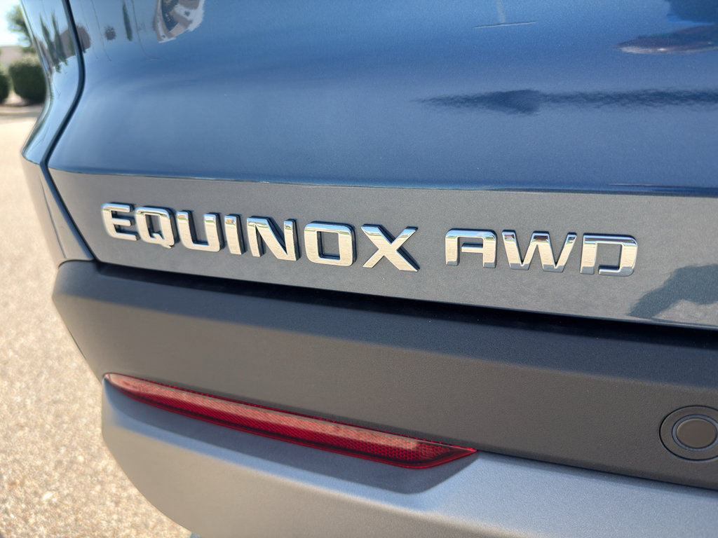New 2026 Chevrolet Equinox LT w/ Convenience Package II AWD/4WD image 9
