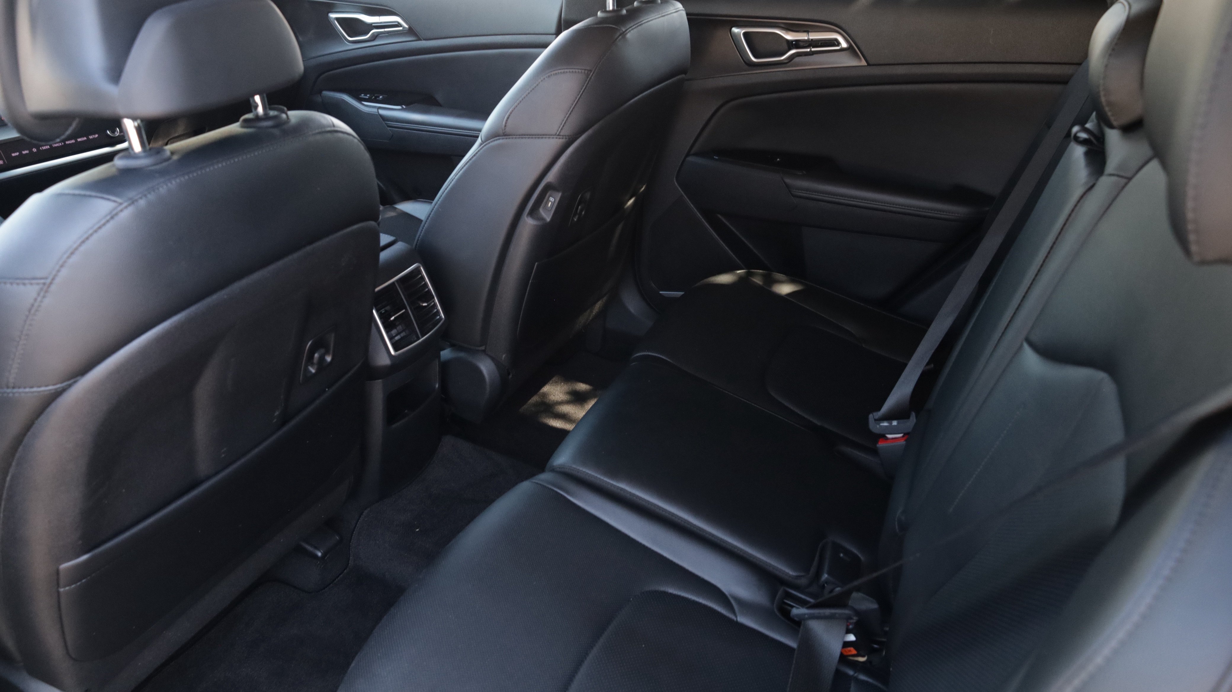 Used 2023 Kia Sportage EX FWD image 13