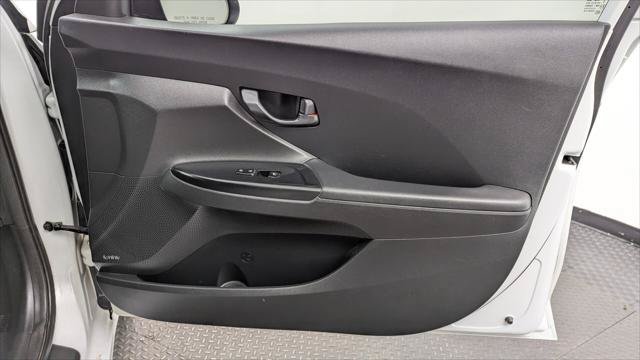 Used 2019 Hyundai Veloster 2.0 Premium FWD image 18