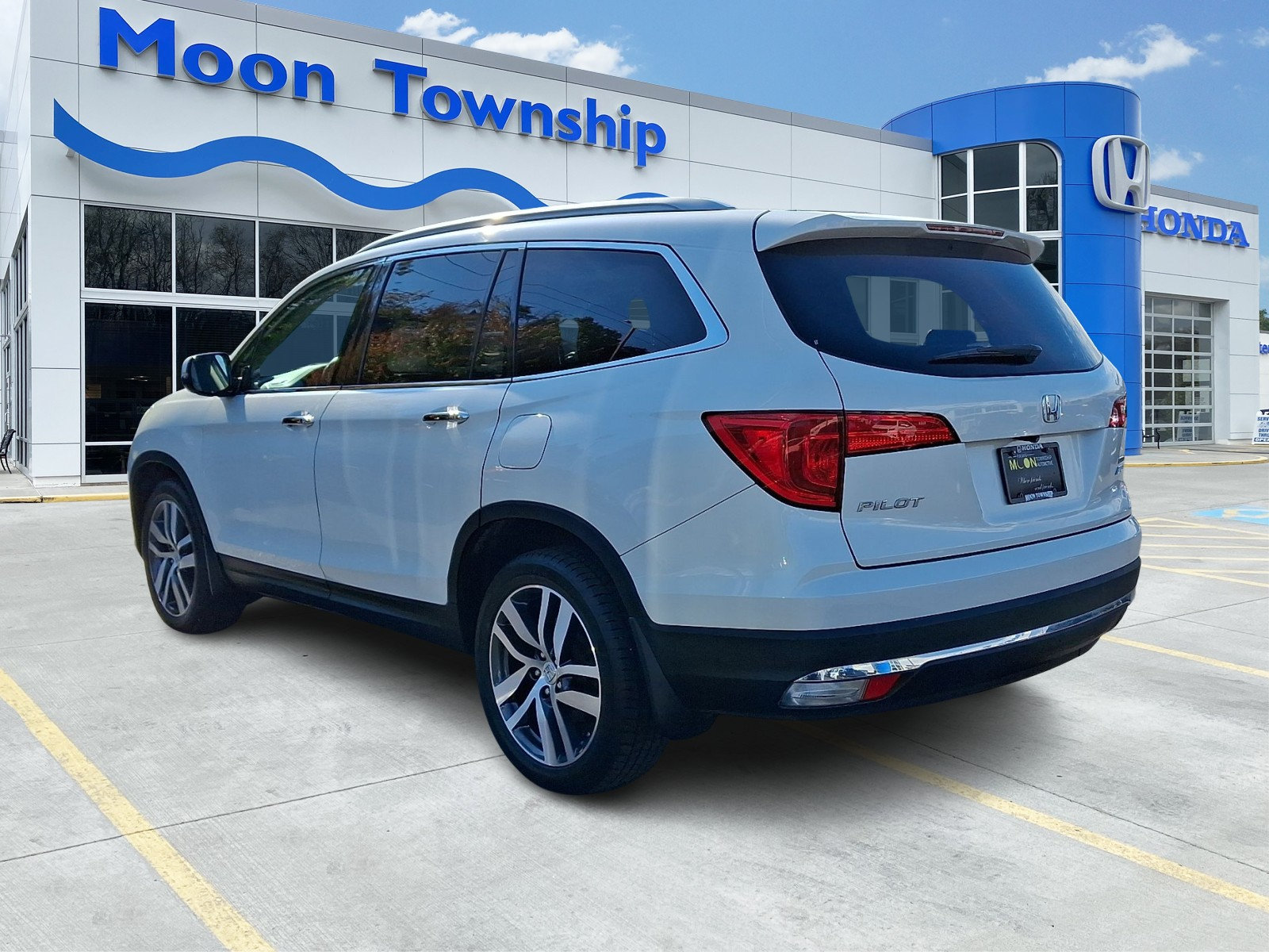 Used 2016 Honda Pilot Touring image 4