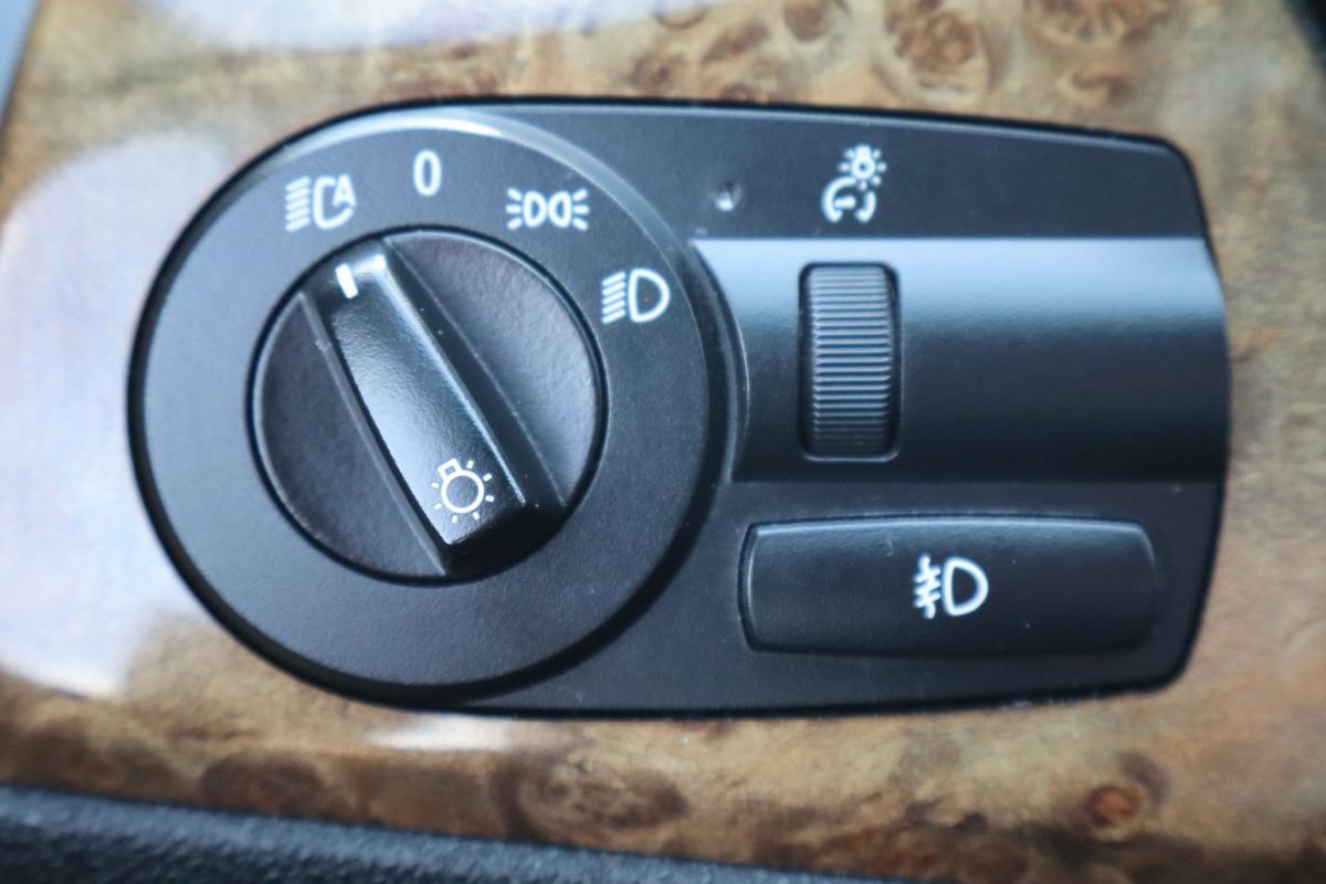 Used 2005 BMW Z4 3.0i image 22