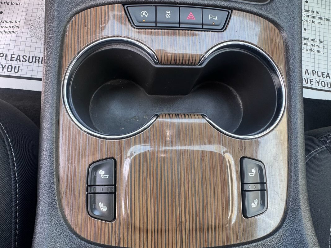 Used 2020 GMC Acadia SLE w/ Driver Convenience Package FWD image 26