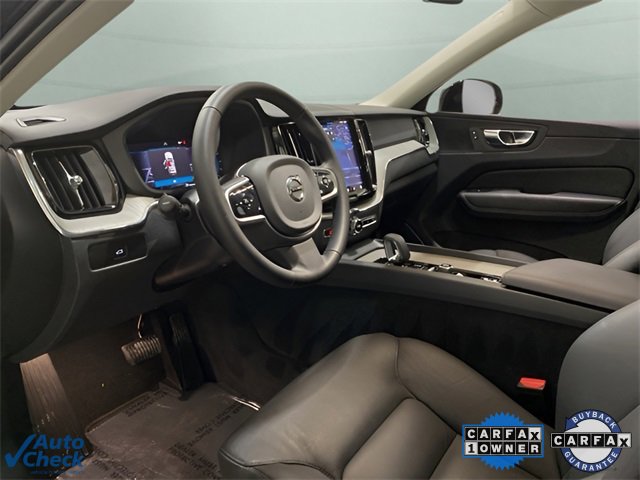 Used 2025 Volvo XC60 B5 Plus image 16