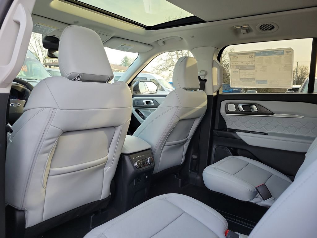 New 2026 Ford Explorer Platinum w/ LUX Leather Package image 15