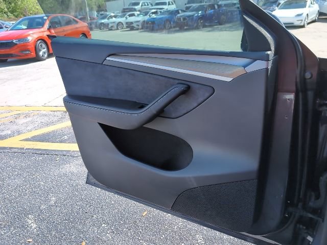 Used 2023 Tesla Model Y Long Range image 18